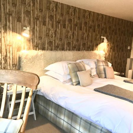 Pickersgill Manor Farm Bed and Breakfast Silsden Exteriör bild