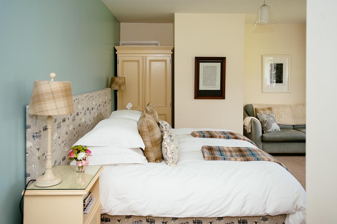 Pickersgill Manor Farm Bed and Breakfast Silsden Exteriör bild