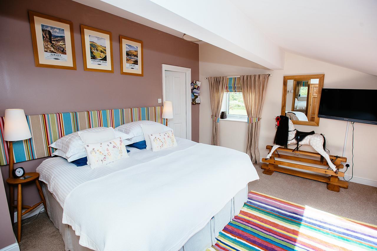Pickersgill Manor Farm Bed and Breakfast Silsden Exteriör bild