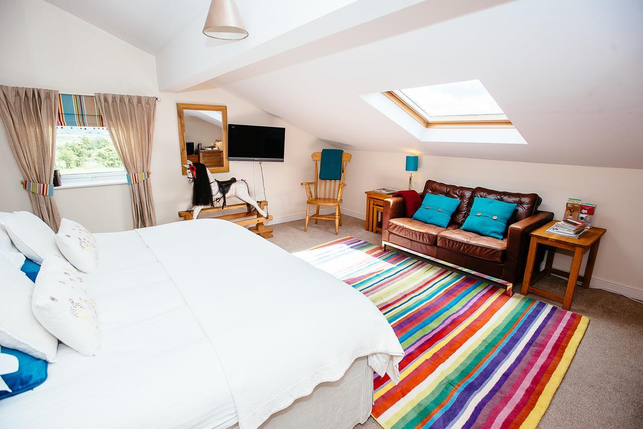 Pickersgill Manor Farm Bed and Breakfast Silsden Exteriör bild